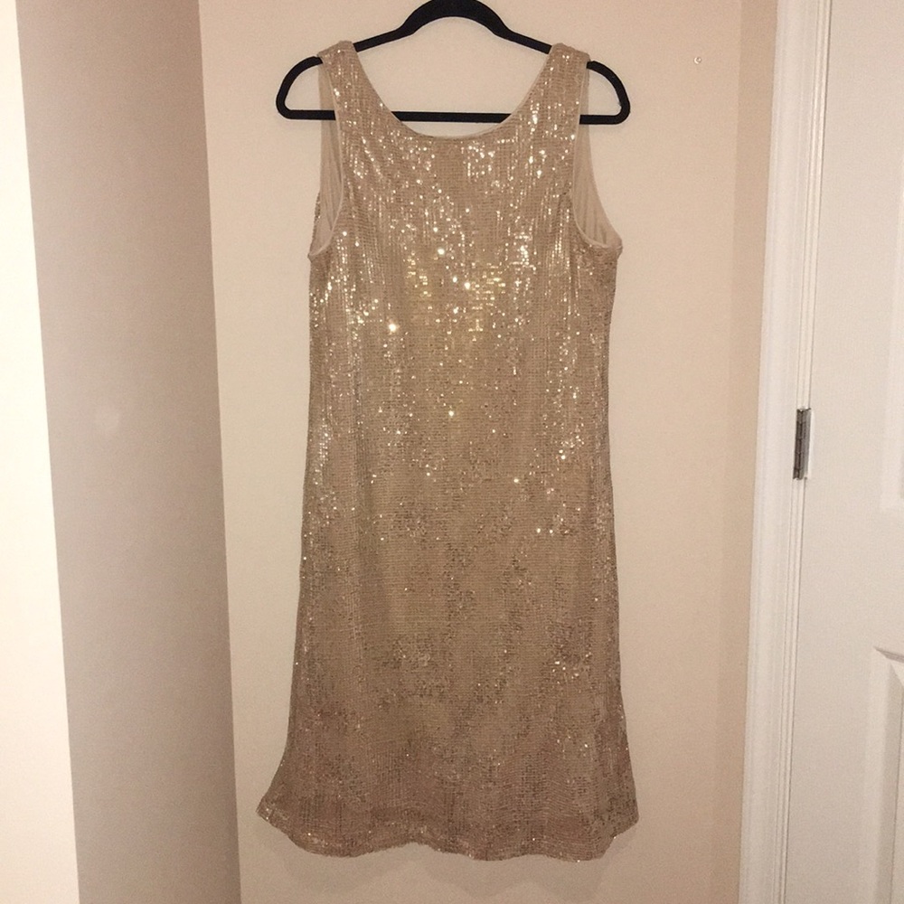 Gorgeous, glamorous, and gold!